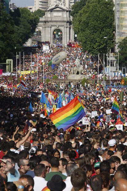 Miles de personas salieron este sábado a las calles de Madrid para celebrar el Orgullo Gay.
