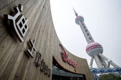 La tienda de Disney en Shanghái, con 5.000 metros cuadrados, es la más grande abierta por la compañía en el mundo.