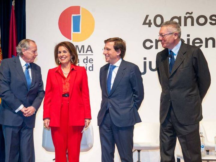 José María Álvarez del Manzano, Ana Botella, José Luis Martínez Almeida y Alberto Ruiz-Gallardón celebran el 40º aniversario de Ifema.