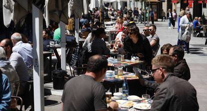 Terrazas en el centro e Madrid, el 1 de mayo de 2017.
