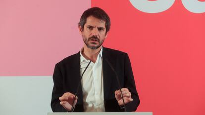 El portavoz de Sumar, Ernest Urtasun, durante una rueda de prensa, este lunes en Madrid.