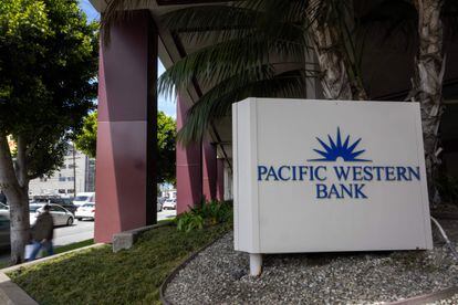 Oficina de Pacific Western Bank en Los Ángeles (California).