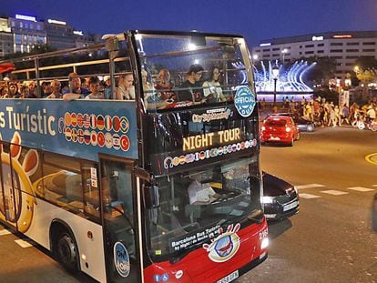 El autob&uacute;s tur&iacute;stico nocturno. 