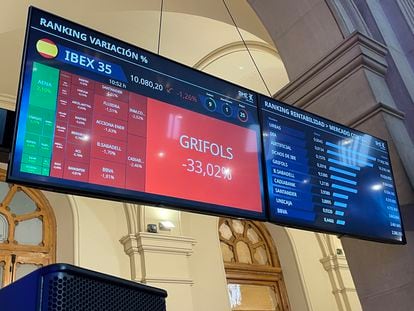 Imagen de la Bolsa de Madrid con el hundimiento de la acción de Grifols este martes.