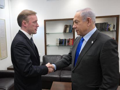 El consejero de Seguridad Nacional de la Casa Blanca, Jake Sullivan, se reúne con el primer ministro israelí, Benjamin Netanyahu, este jueves en Tel Aviv.