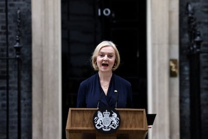 Liz Truss anuncia su dimisión como primera ministra del Reino Unido el pasado 20 de octubre.