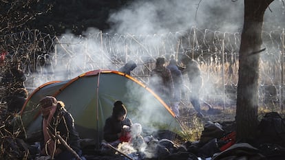Migrantes en la frontera entre Bielorrusia y Polonia, el pasado miércoles.