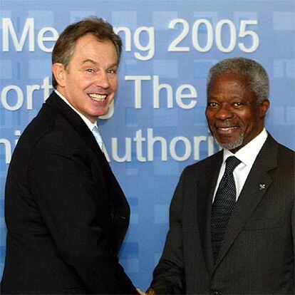 El primer ministro británico, Tony Blair (izquierda), y el secretario general de la ONU, Kofi Annan, en Londres.