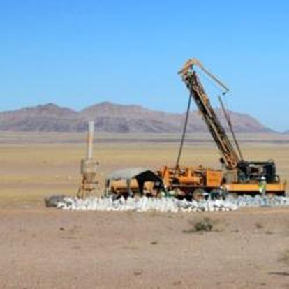 Trabajos de extracción de uranio en la parte namibia del desierto de Kalahari
