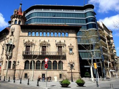 Imagen de archivo de la fachada de la sede de la Diputación de Barcelona, en la capital catalana.