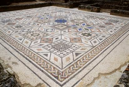 Mosaicos de la antigua ciudad romana de Clunia Sulpicia, en la provincia de Burgos. 