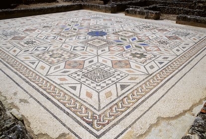 Mosaicos de la antigua ciudad romana de Clunia Sulpicia, en la provincia de Burgos.