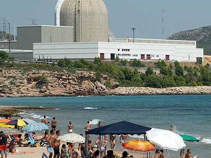 Vista de la central nuclear de Vandellòs II (Tarragona).