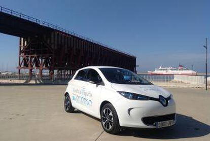 El Renault Zoe junto al Cable Inglés en Almería.