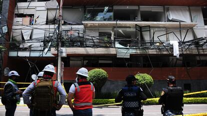 La fachada del edificio en la alcaldía Benito Juárez, en Ciudad de México, luego de la explosión del 16 de agosto de 2021.