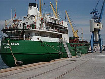 Imagen del buque mercante de bandera georgiana desde el que se arrojó al mar a los dos polizones.
