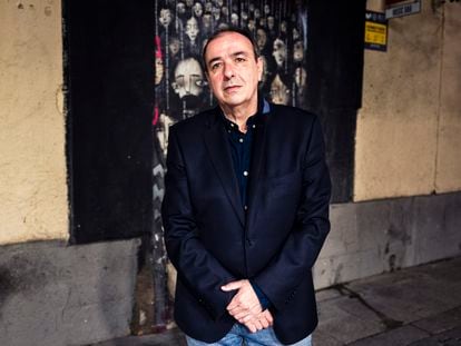 El sociólogo Esteban Hernández, en el barrio de Malasaña de Madrid.