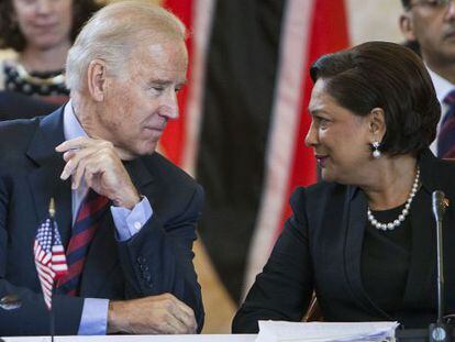 Biden con la primera ministro de Trinidad y Tobago, este martes.