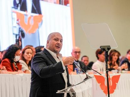 Enrique Alfaro durante una reunión del partido Movimiento Ciudadano, en Jalisco.