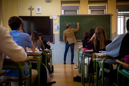 Class in the first year of Baccalaureate at Corazón Inmaculado school in Madrid.