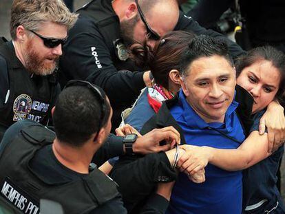 Manuel Durán, periodista salvadoreño arrestado en Memphis.
