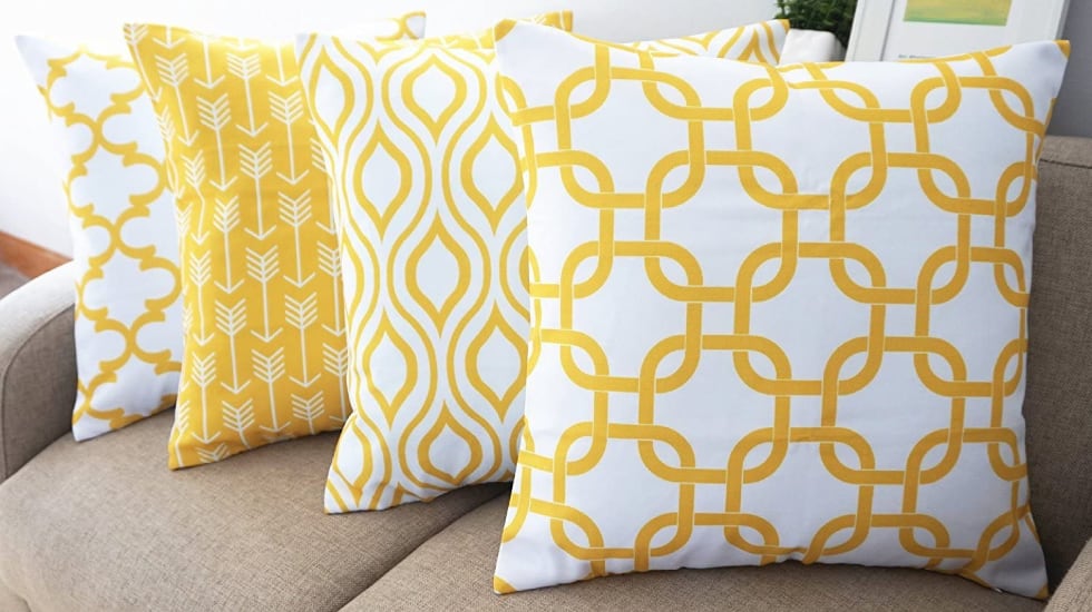 Nos hemos enamorado de estas fundas de cojines, alegres y primaverales
