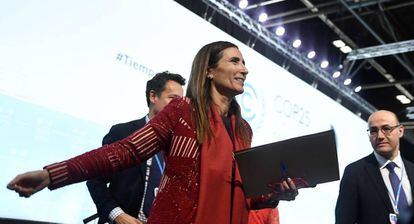 La presidenta de la COP25, Carolina Schmidt, en la sesión plenaria de la cumbre del clima, el domingo.