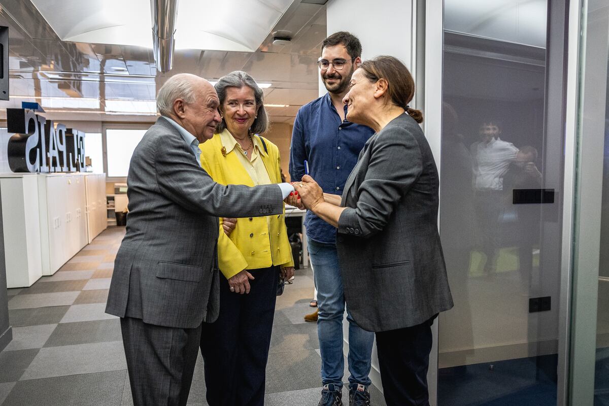 Andrés Díaz, suscriptor: “Cuando tuve EL PAÍS en mis manos, supe que la