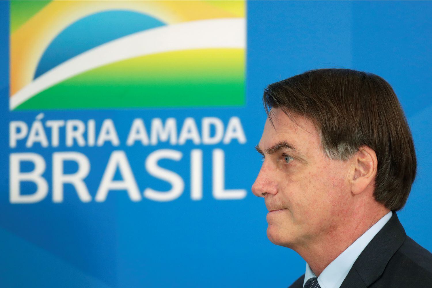 El presidente de Brasil, Jair Bolsonaro, presenta medidas contra el coronavirus en Brasilia, este miércoles.