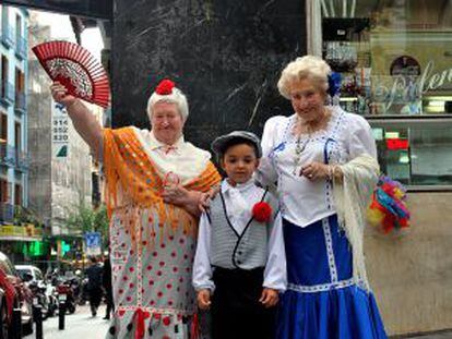 Los vecinos preparan las fiestas este miércoles.