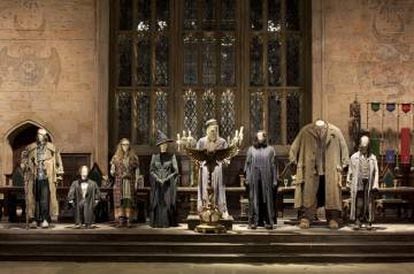 El vestuario de los profesores del colegio Hogwarts de magia en Warner Bros. Studio Tour London.