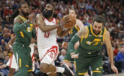 Harden supera a Crowder y Ricky Rubio.