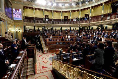 El Congreso guarda un minuto de silencio en memoria del niño Gabriel Cruz.