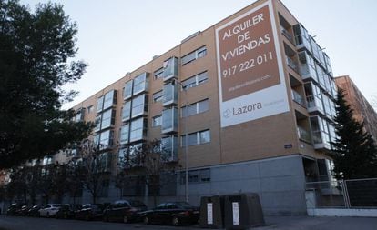 Edificio de pisos de alquiler en el barrio de Villaverde Bajo (Madrid).