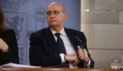 El ministre de l'Interior, Jorge Fernández Díaz, en roda de premsa posterior al Consell de Ministres, el març passat.