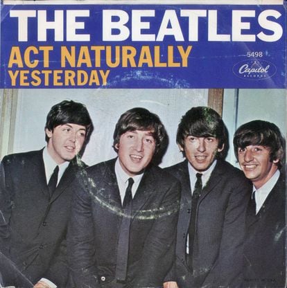 La portada del sencillo de los Beatles de 1965 donde aparece 'Yesterday' y una versión de 'Act naturally', de Buck Owens and the Buckaroos.