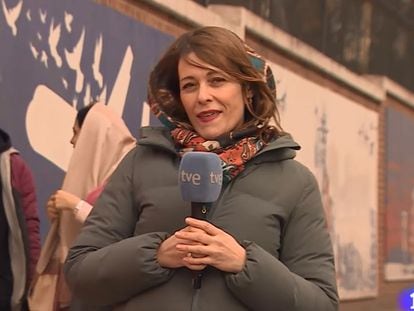 Silvia Guerra, enviada especial de TVE, durante un reportaje en Teherán.