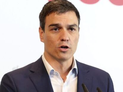 GRA054. MADRID, 26/06/2015.- El candidato del PSOE a la presidencia del Gobierno, Pedro S&aacute;nchez, durante su intervenci&oacute;n en el acto de presentaci&oacute;n del equipo de expertos del PSOE para la elaboraci&oacute;n del programa electoral celebrado en el Museo del Traje de Madrid, en la que ha afirmado que a Espa&ntilde;a &quot;le conviene&quot; un adelanto de las elecciones generales al insistir en que el Gobierno de Mariano Rajoy est&aacute; &quot;agotado&quot; y su proyecto est&aacute; &quot;acabado&quot;. EFE/Ballesteros