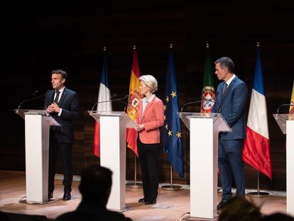 Emmanuel Macron, Ursula von der Leyen, Pedro Sánchez y António Costa, en la cumbre Euromediterránea de Alicante, el pasado 9 de diciembre.