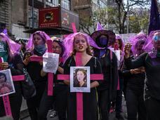 Mujeres durante la marcha del 8-M en Ciudad de México, el domingo pasado.