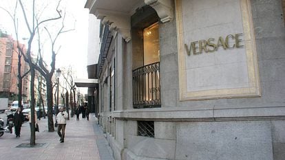 Una tienda de la empresa italiana de moda Versace.