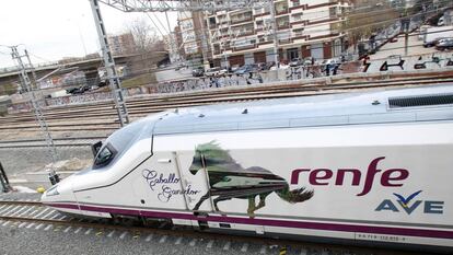Un tren de alta velocidad en Valencia.