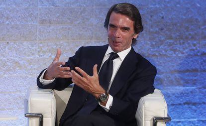 Aznar en el debate sobre el 40º de la Constitución en Madrid organizado por EL PAÍS y la Cadena SER.