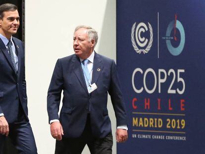 El presidente del Gobierno en funciones, Pedro Sánchez, durante su visita este sábado a las instalaciones que albergarán la Cumbre del Clima de Madrid.