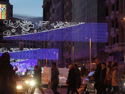 Ambiente navide&ntilde;o en la Gran V&iacute;a de Madrid en 2014.