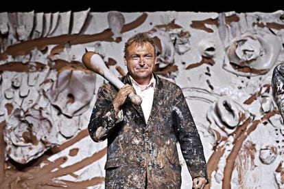 L’artista Miquel Barceló, en una performance a la llotja de Plama