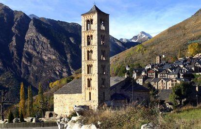 Exterior del templo de Sant Climent de Taüll.