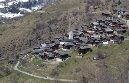 Vista de la localidad de Albinen, el pueblo de Suiza que se plantea ofrecer hasta 21.500 euros por cada nuevo vecino adulto.