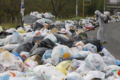La gestión de las basuras es una fuente continua de conflictos en Nápoles.