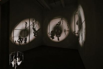 Una de las salas de la exposición 'Dopo', de Christian Boltanski.